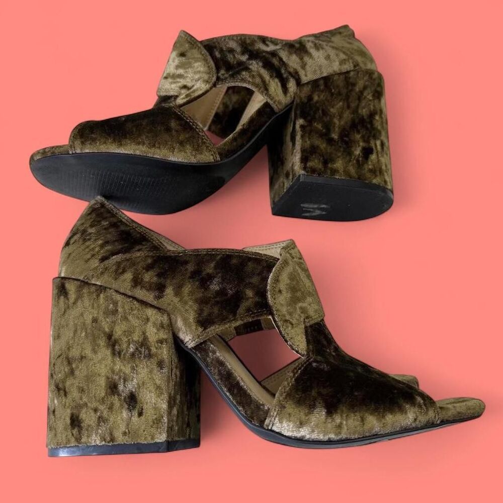 Cabi Women's Green Velvet Block-heel Sandals